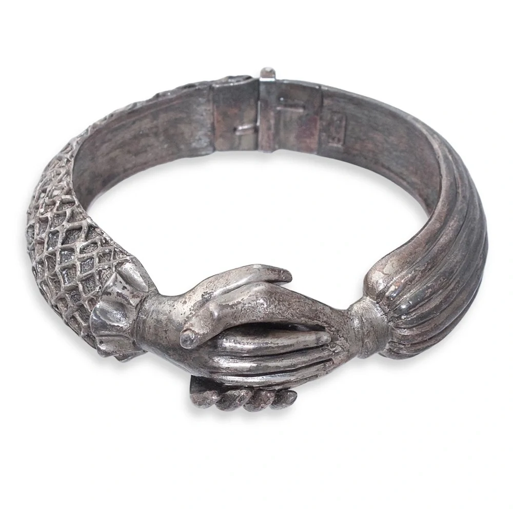 Vintage Diane Love for Trifari Fede Bracelet Silver Plate Clasped Hands 1970s - Picture 1 of 9